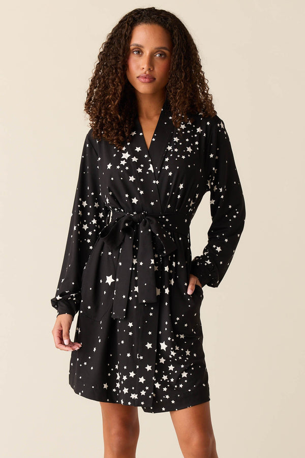 Quinn Cloud Jersey Banded Short Robe in Black Stars