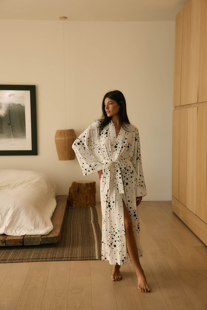 Kaia Cloud Jersey Kimono Robe in White Stars